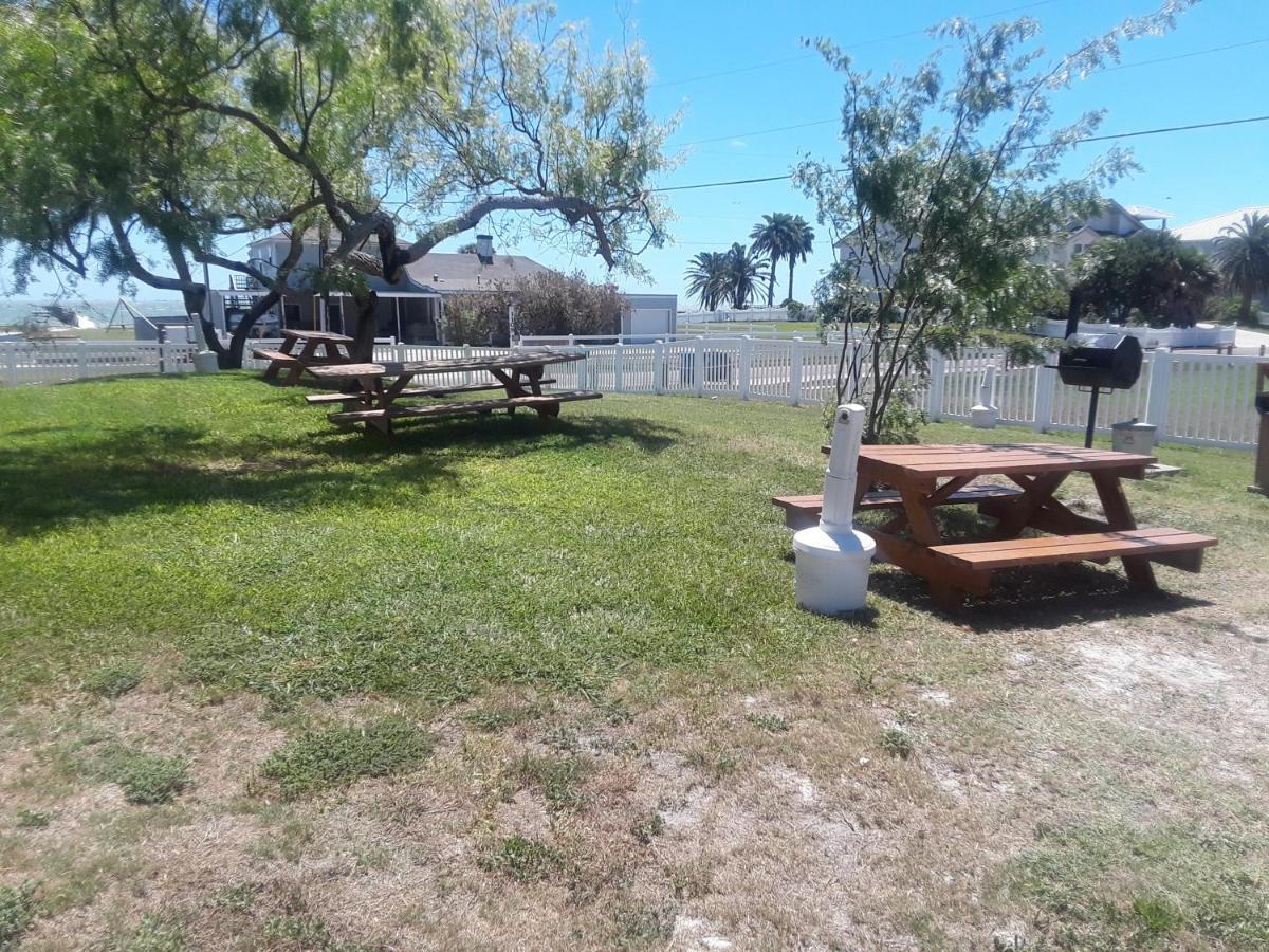 Benjamin'S Pier At Laguna Reef Resort 罗克波特 外观 照片